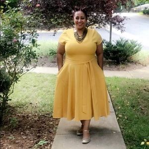 Mustered colors dress with belt